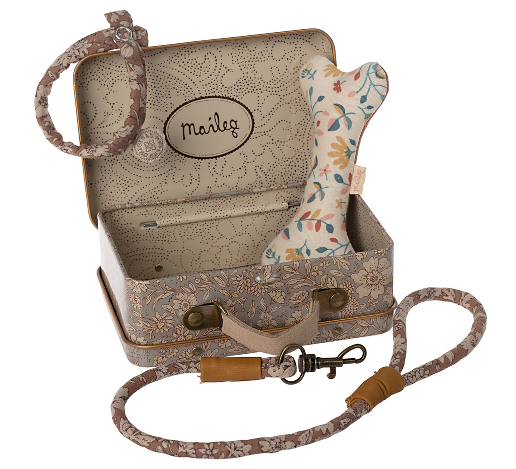 Puppy Accessories In Suitcase Rose - Maileg